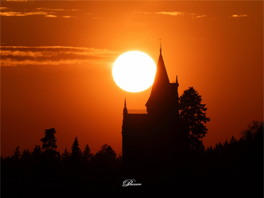 Main image The castle of Kappelrodeck during sunset